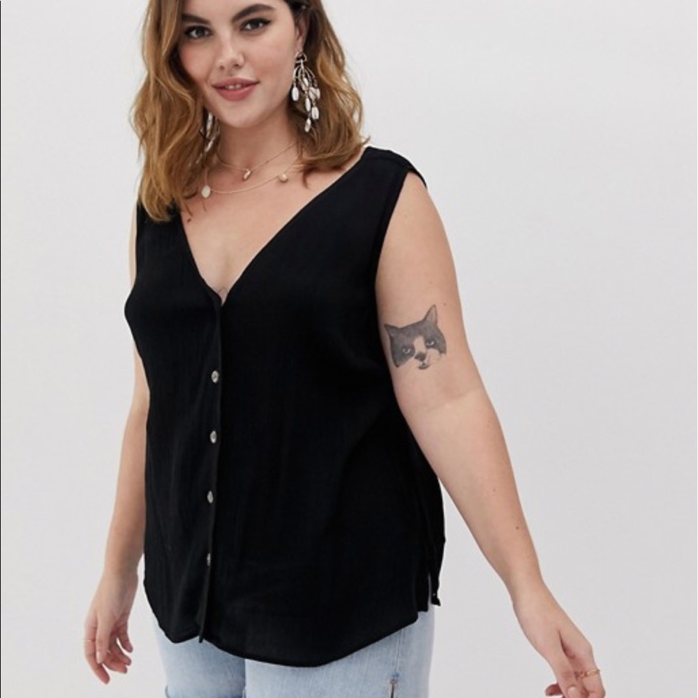 Button Tank